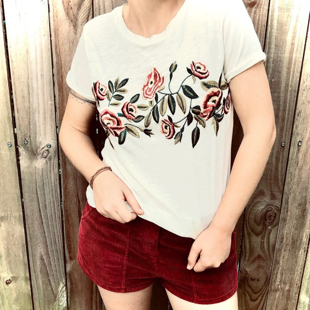 Lucky Brand rose embroidered cream tee shirt